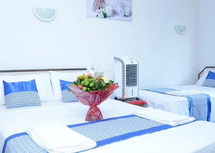 Готель Aux Armes De Belgique